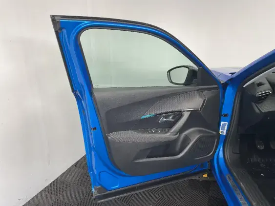 PEUGEOT 2008 II - voiture d'occasion - Photo 17