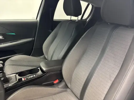 PEUGEOT 208 BUSINESS R II - voiture d'occasion - Photo 16