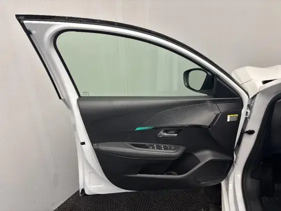 PEUGEOT 208 BUSINESS R II - voiture d'occasion - Photo 17