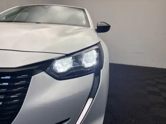 PEUGEOT 208 BUSINESS R II - voiture d'occasion - Photo 20