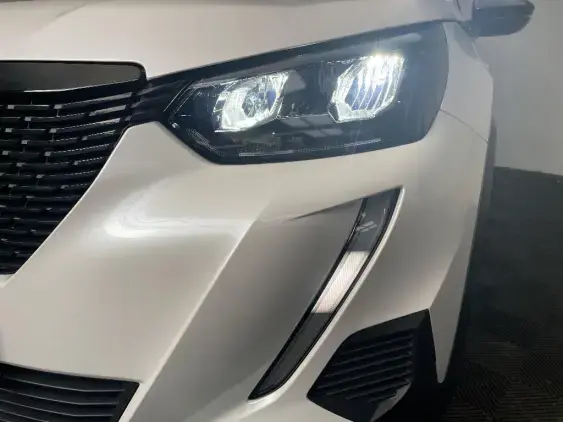 PEUGEOT 2008 II - voiture d'occasion - Photo 22