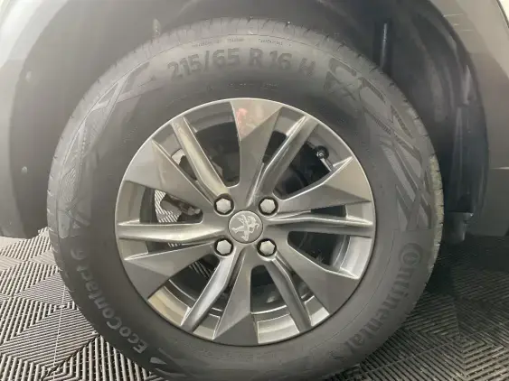 PEUGEOT 2008 II - voiture d'occasion - Photo 25