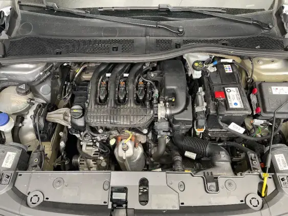 PEUGEOT 208 BUSINESS R II - voiture d'occasion - Photo 20