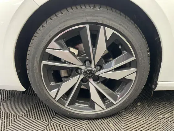 PEUGEOT 308 III - voiture d'occasion - Photo 23