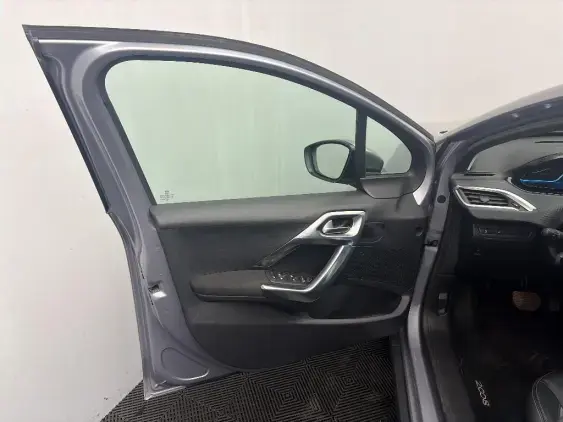 PEUGEOT 2008 - voiture d'occasion - Photo 18