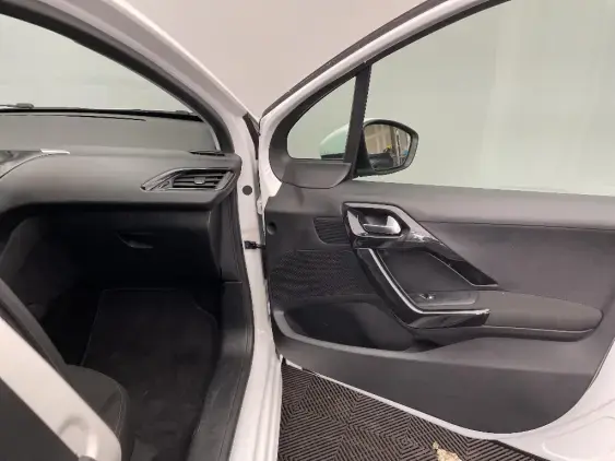 PEUGEOT 208 AFFAIRE - voiture d'occasion - Photo 20