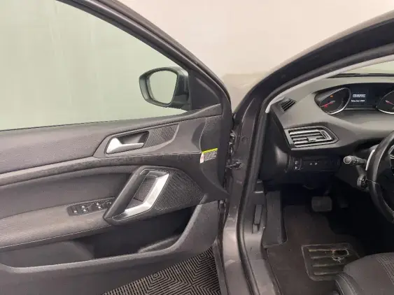 PEUGEOT 308 SW III - voiture d'occasion - Photo 19