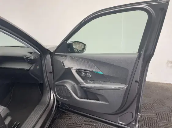 PEUGEOT 2008 II - voiture d'occasion - Photo 19