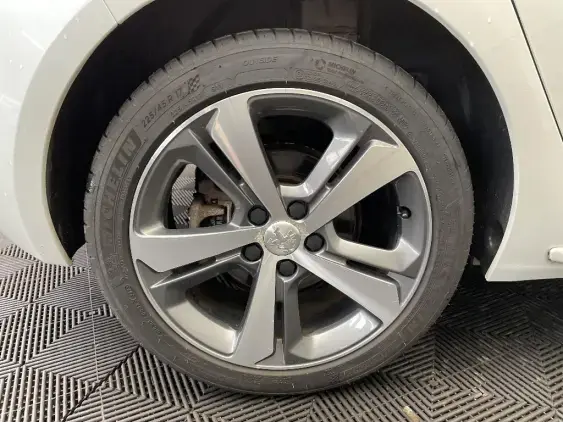 PEUGEOT 308 II - voiture d'occasion - Photo 25