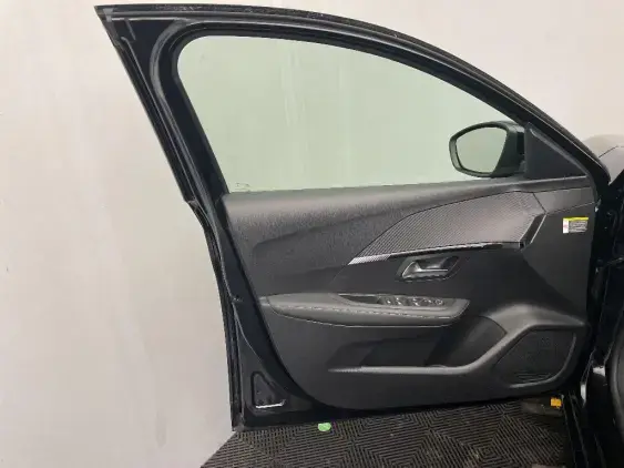 PEUGEOT 208 II - voiture d'occasion - Photo 17