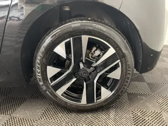 PEUGEOT 208 II - voiture d'occasion - Photo 22