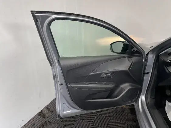 PEUGEOT 208 BUSINESS R II - voiture d'occasion - Photo 18