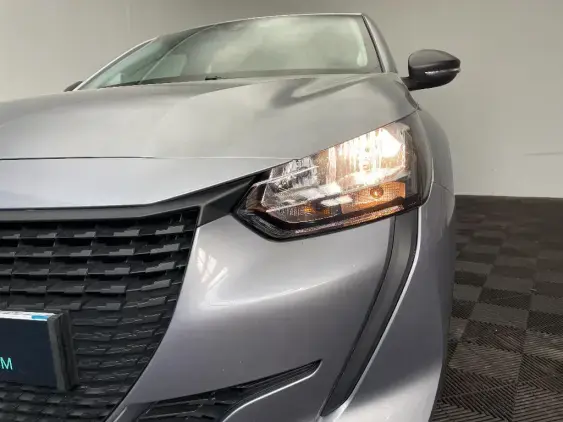 PEUGEOT 208 BUSINESS R II - voiture d'occasion - Photo 21