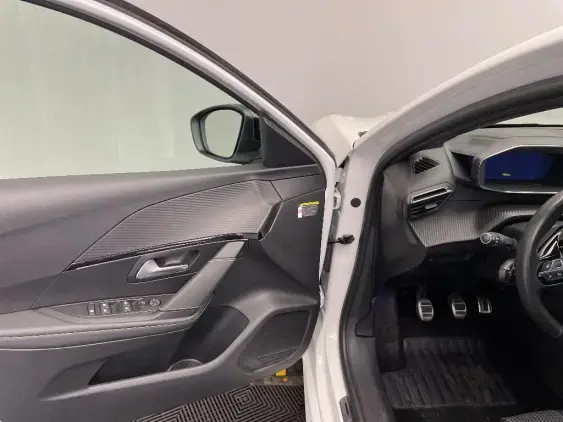 PEUGEOT 208 BUSINESS R II - voiture d'occasion - Photo 19