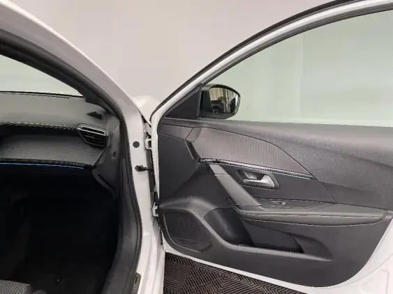 PEUGEOT 208 BUSINESS R II - voiture d'occasion - Photo 20