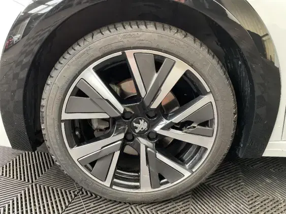 PEUGEOT 208 BUSINESS R II - voiture d'occasion - Photo 23