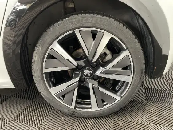 PEUGEOT 208 BUSINESS R II - voiture d'occasion - Photo 24