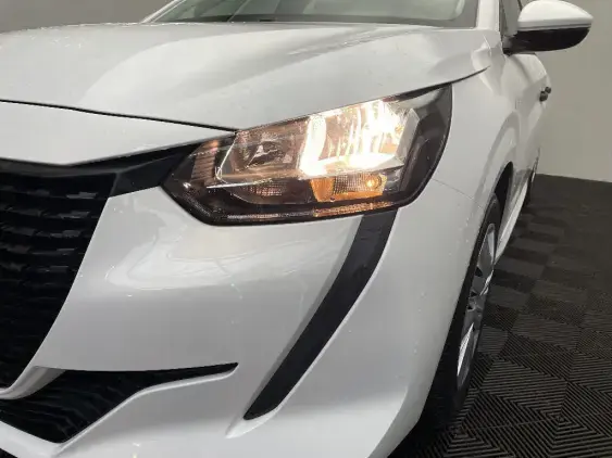 PEUGEOT 208 II - voiture d'occasion - Photo 22