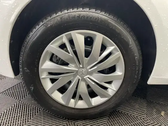 PEUGEOT 208 II - voiture d'occasion - Photo 25