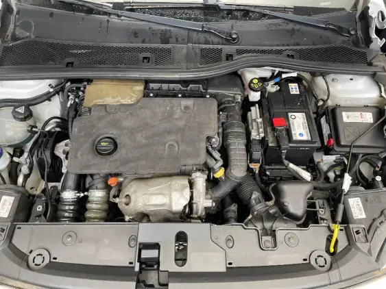 PEUGEOT 208 II - voiture d'occasion - Photo 21