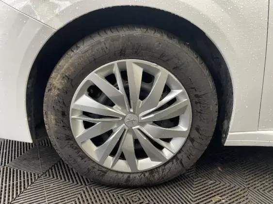 PEUGEOT 208 II - voiture d'occasion - Photo 23