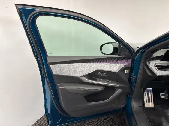 PEUGEOT 3008 ELECTRIQUE III - voiture d'occasion - Photo 19