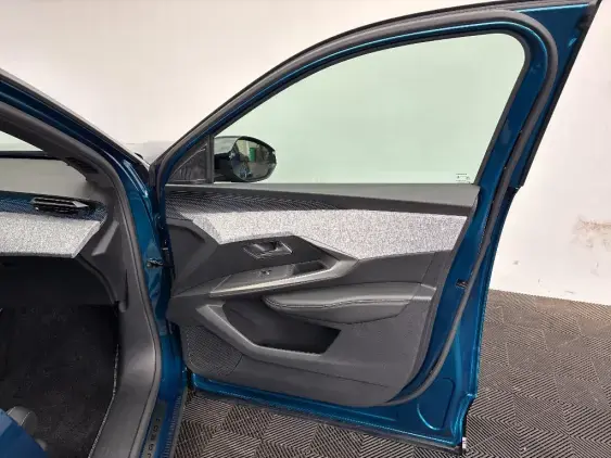 PEUGEOT 3008 ELECTRIQUE III - voiture d'occasion - Photo 20