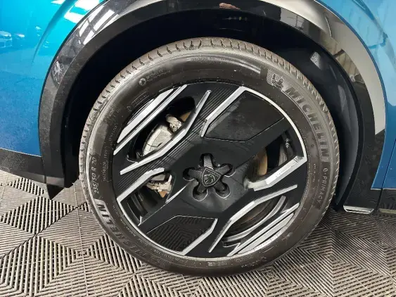 PEUGEOT 3008 ELECTRIQUE III - voiture d'occasion - Photo 23