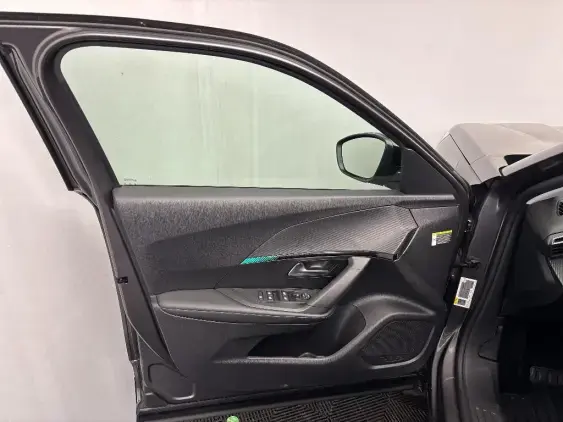 PEUGEOT 2008 II - voiture d'occasion - Photo 18