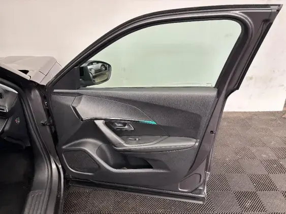 PEUGEOT 2008 II - voiture d'occasion - Photo 19