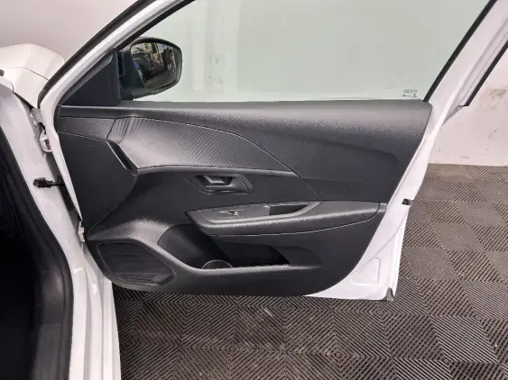 PEUGEOT 208 II - voiture d'occasion - Photo 19