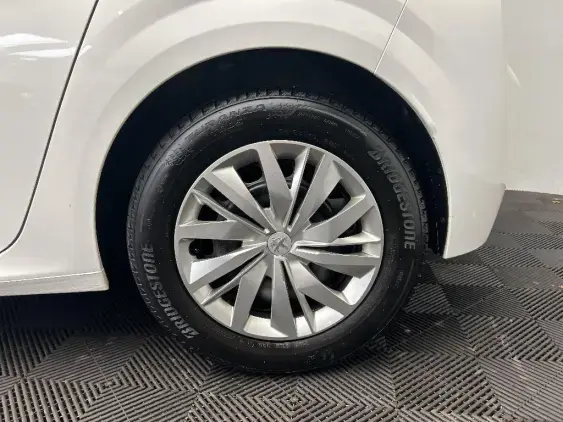 PEUGEOT 208 II - voiture d'occasion - Photo 22