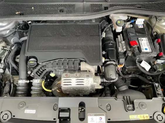 PEUGEOT 208 BUSINESS R II - voiture d'occasion - Photo 21