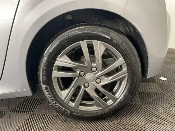 PEUGEOT 208 BUSINESS R II - voiture d'occasion - Photo 24