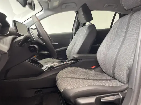 PEUGEOT 208 II - voiture d'occasion - Photo 18