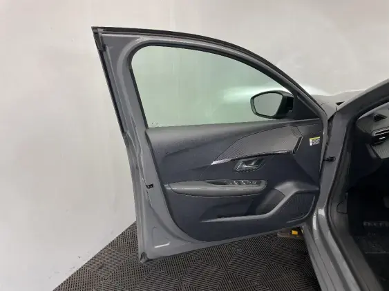 PEUGEOT 208 II - voiture d'occasion - Photo 19