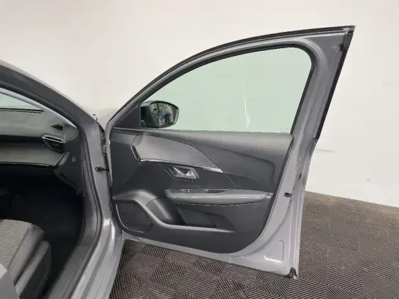 PEUGEOT 208 II - voiture d'occasion - Photo 20