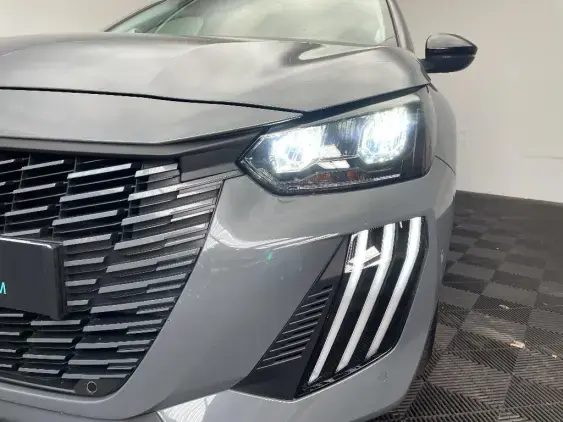 PEUGEOT 208 II - voiture d'occasion - Photo 22