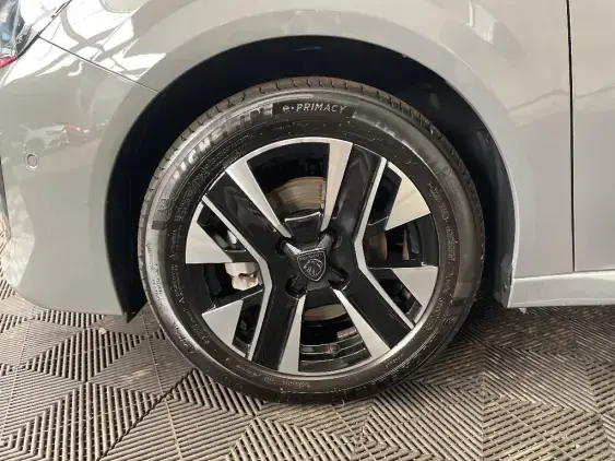 PEUGEOT 208 II - voiture d'occasion - Photo 23