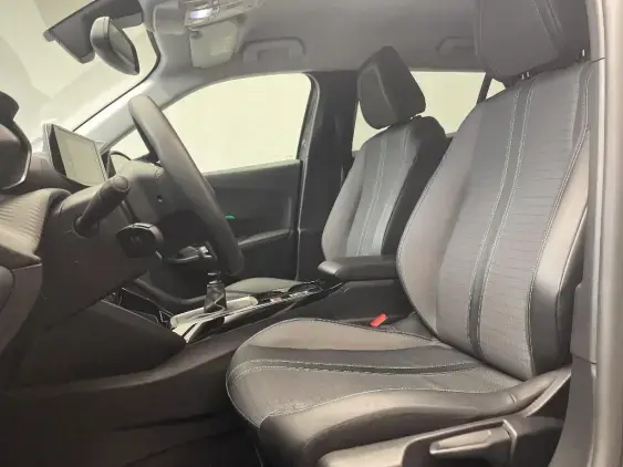 PEUGEOT 2008 II - voiture d'occasion - Photo 18