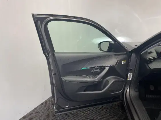 PEUGEOT 2008 II - voiture d'occasion - Photo 19