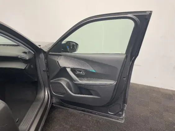 PEUGEOT 2008 II - voiture d'occasion - Photo 20