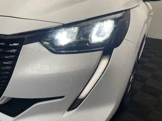 PEUGEOT 208 BUSINESS R II - voiture d'occasion - Photo 22