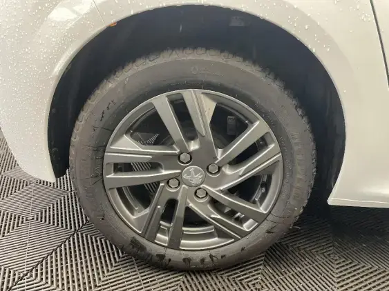 PEUGEOT 208 BUSINESS R II - voiture d'occasion - Photo 25