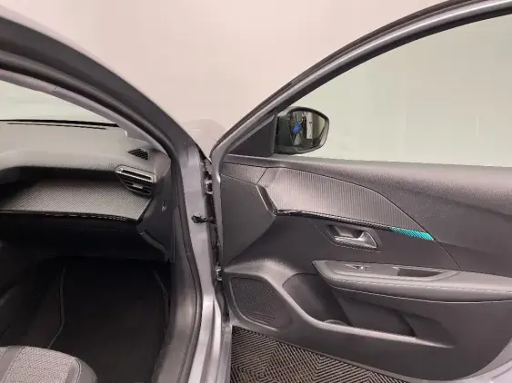 PEUGEOT 208 BUSINESS R II - voiture d'occasion - Photo 19