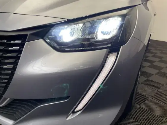 PEUGEOT 208 BUSINESS R II - voiture d'occasion - Photo 21