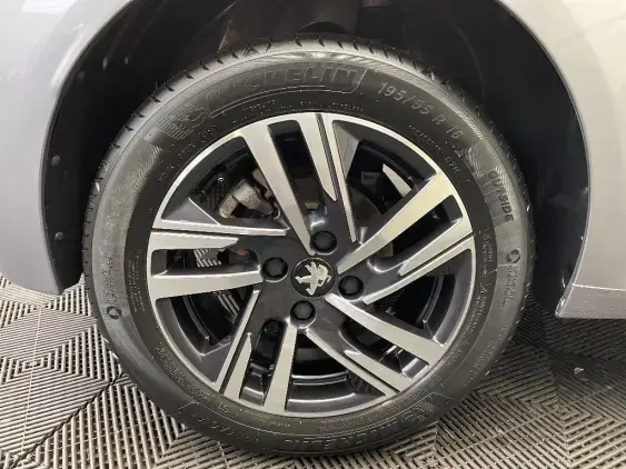 PEUGEOT 208 BUSINESS R II - voiture d'occasion - Photo 24