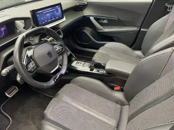 PEUGEOT 2008 II - voiture d'occasion - Photo 18