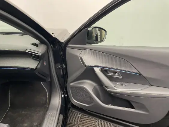 PEUGEOT 2008 II - voiture d'occasion - Photo 20