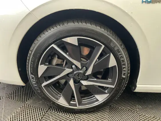 PEUGEOT 308 III - voiture d'occasion - Photo 23